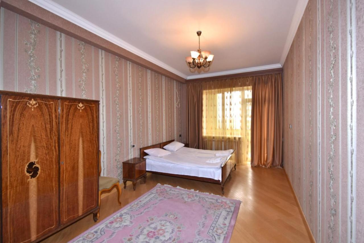 Rent Inn Yerevan On Buzand Street Esterno foto