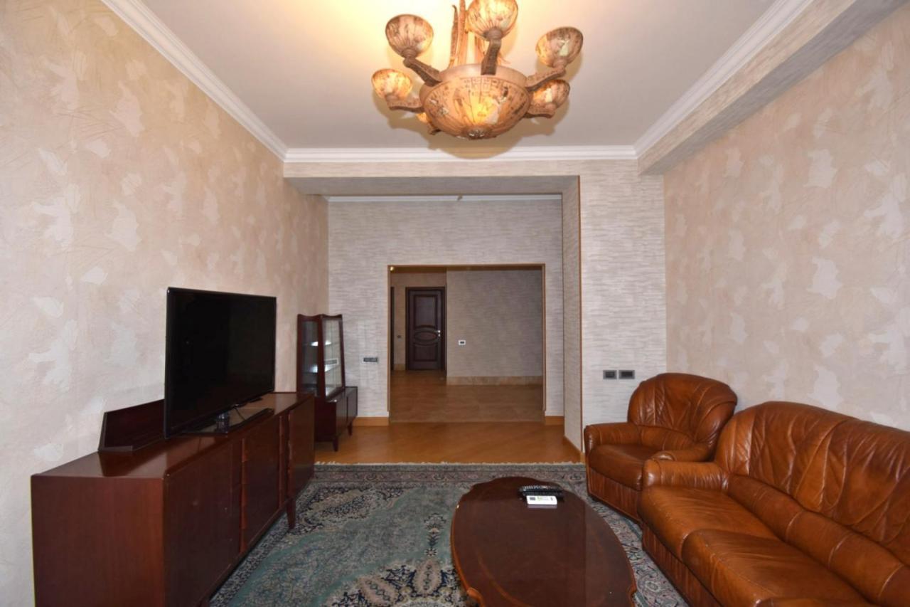 Rent Inn Yerevan On Buzand Street Esterno foto