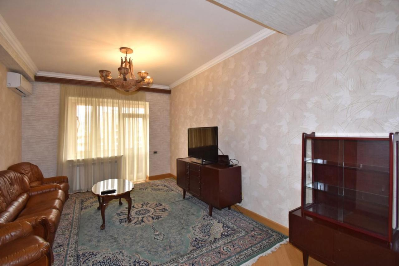 Rent Inn Yerevan On Buzand Street Esterno foto