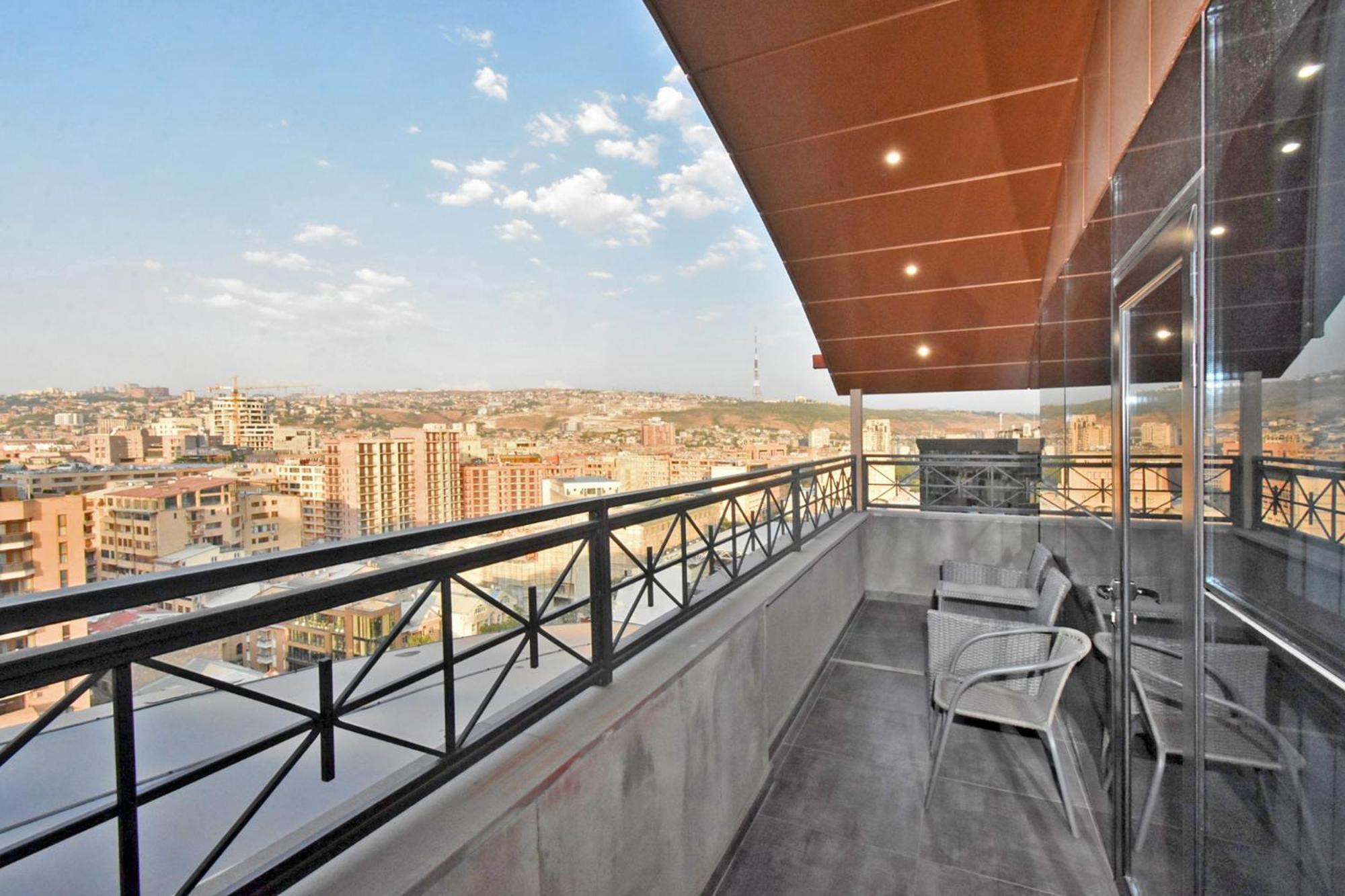 Rent Inn Yerevan On Buzand Street Esterno foto